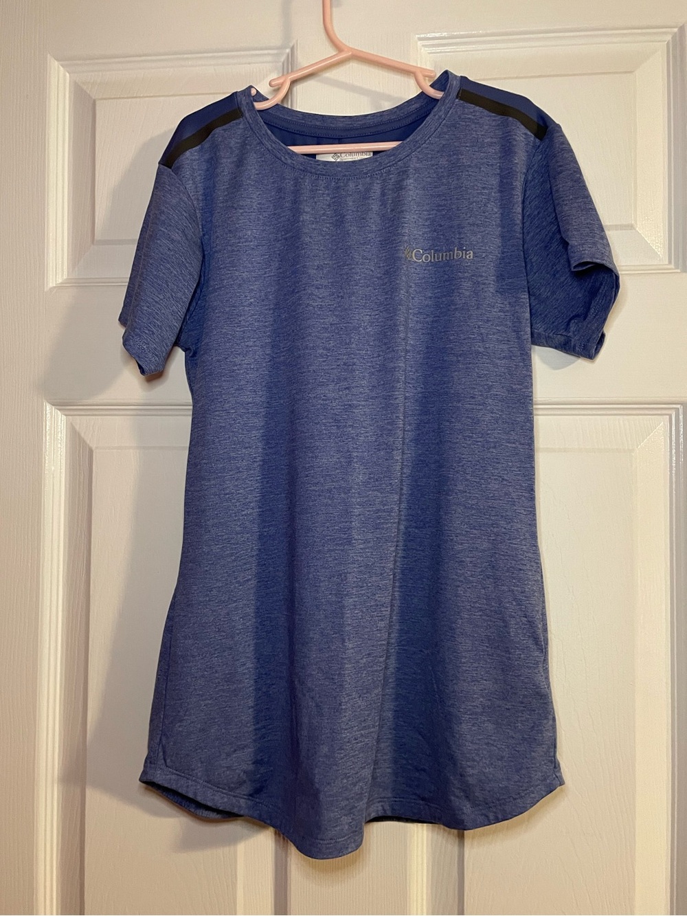 🚌 Columbia Blue Heather Short Sleeve Sport Tee with Black Shoulder Stripes 🚌